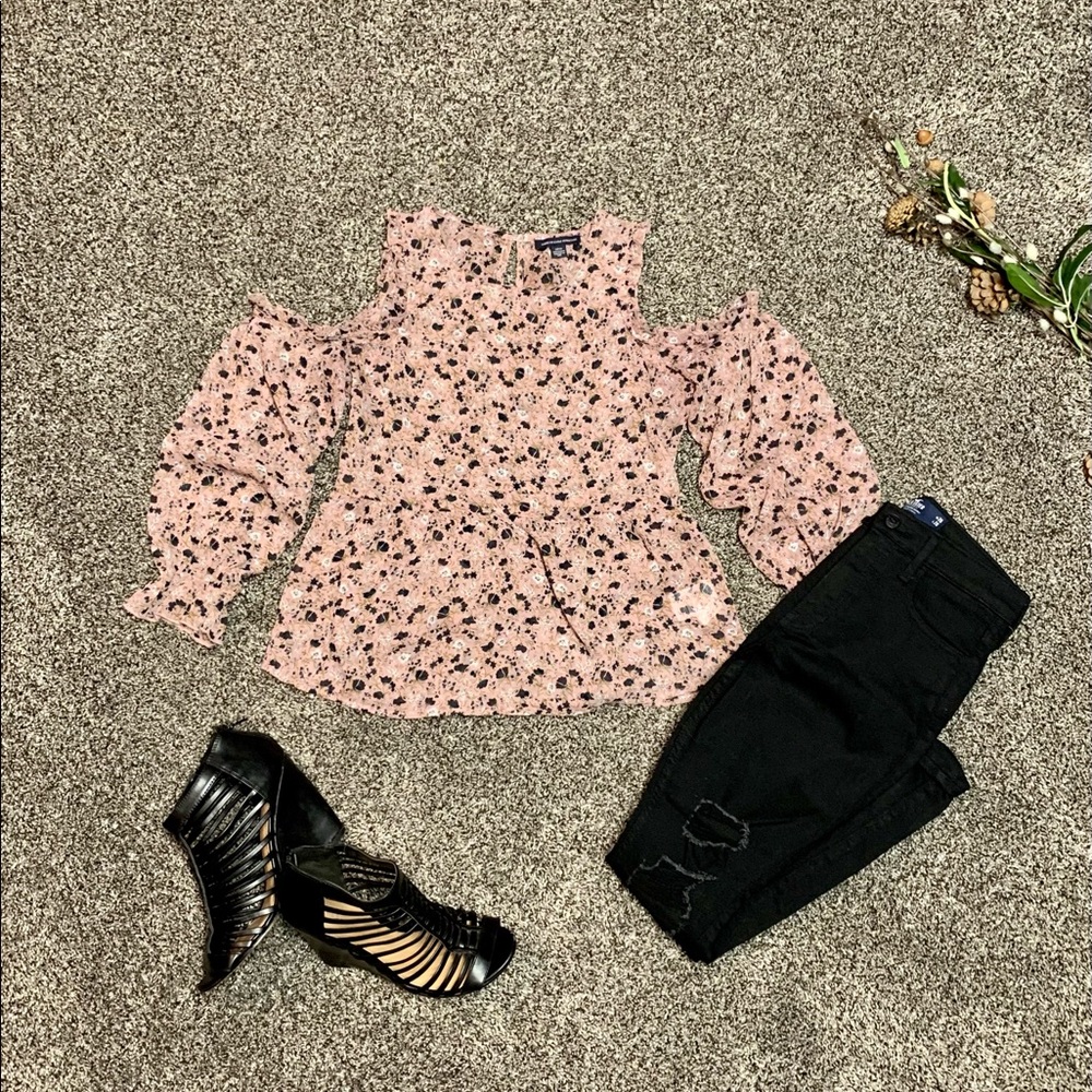 American Eagle Dusty Mauve Floral Sheer Cold Open Shoulder Blouse Top Size Small